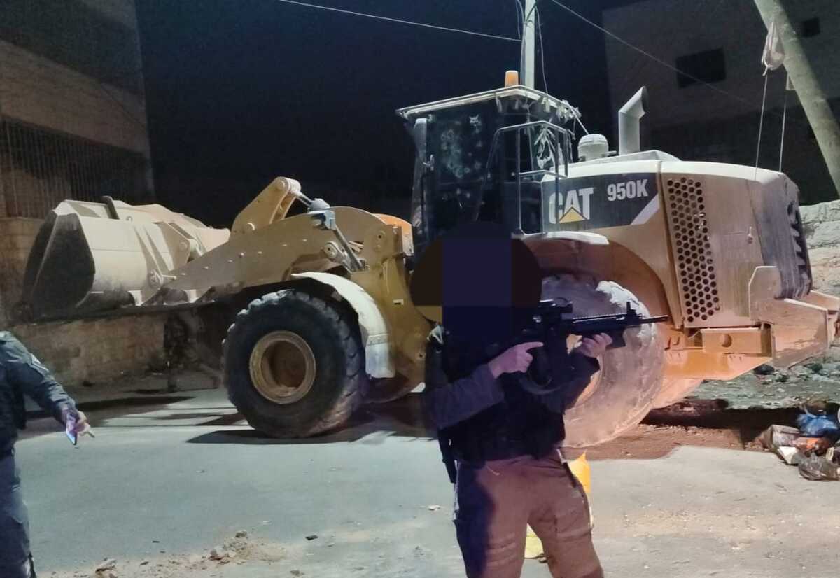 جرافة 11